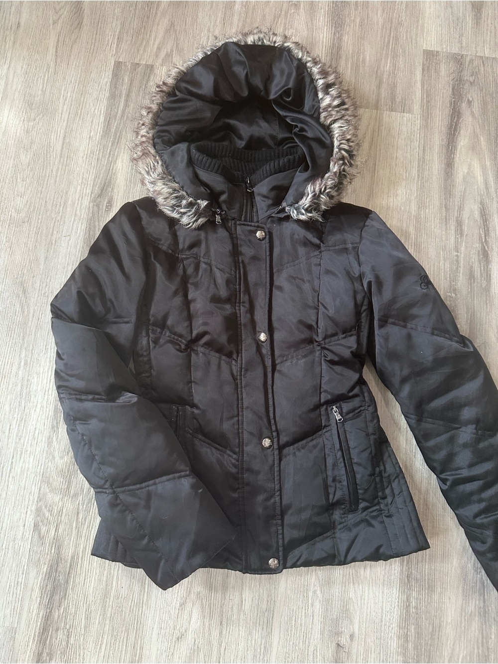 Guess Black Faux-Fur Trim Hooded Puffer Jacket